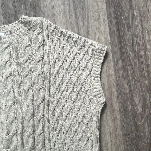 J. Jill Cotton Blend Cable Knit Sweater Vest Oatmeal Large - Picture 5 of 8
